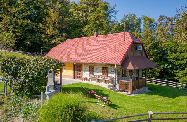 Kunstek Farmhouse With Sauna, Rogatec, Slovenia