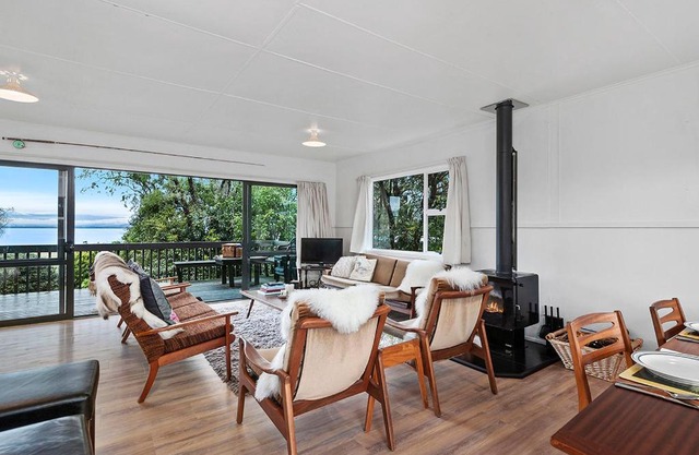 Kuratau Classic - Kuratau Holiday Home