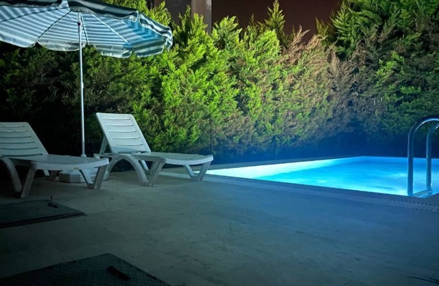 Kusadası'nda muhtesem havuzlu private villa avm