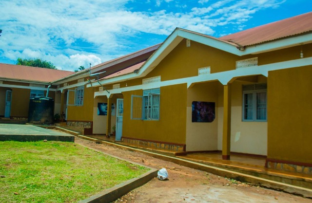 Kwezi Apartments