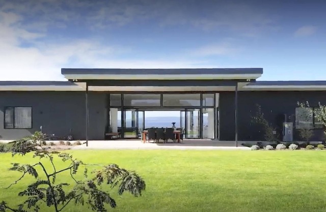 Kwoorabup Views: Luxury home with inlet views