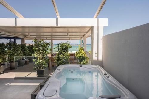 Kyma beach accommodation Delfini apartment with spa jaccuzzi 6 guests