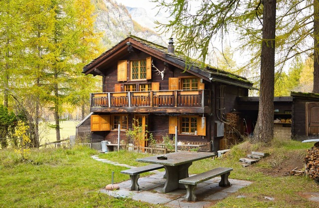Lätthaus Rot by Interhome