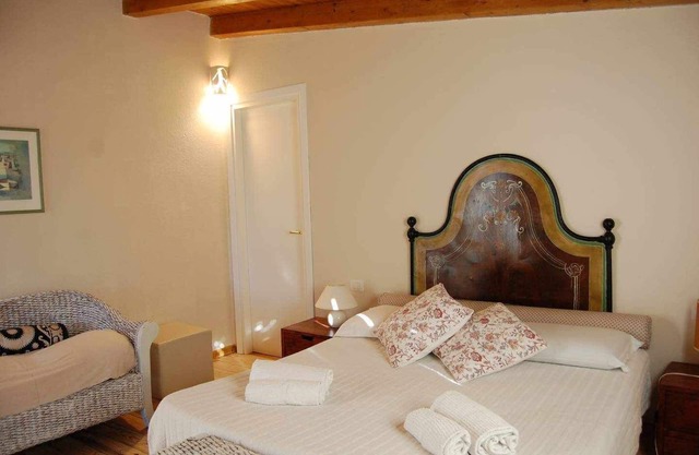 Agriturismo L aglientu- Sala Girasole