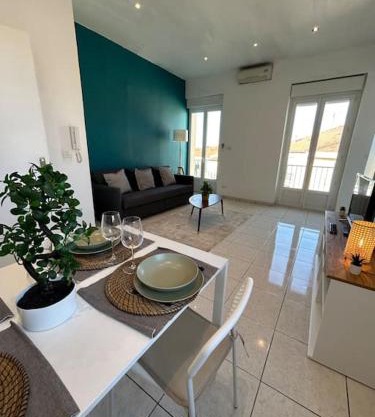 L'alberto-Appartement centre ville Beziers- Wifi -Balcon -Clim