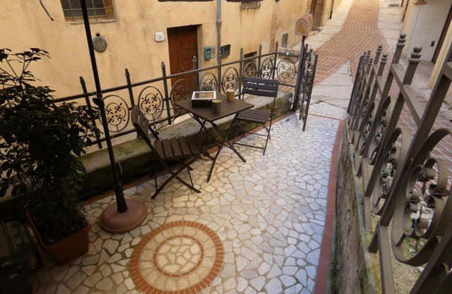 L'angolo nel Borgo SCAPPO IN UMBRIA