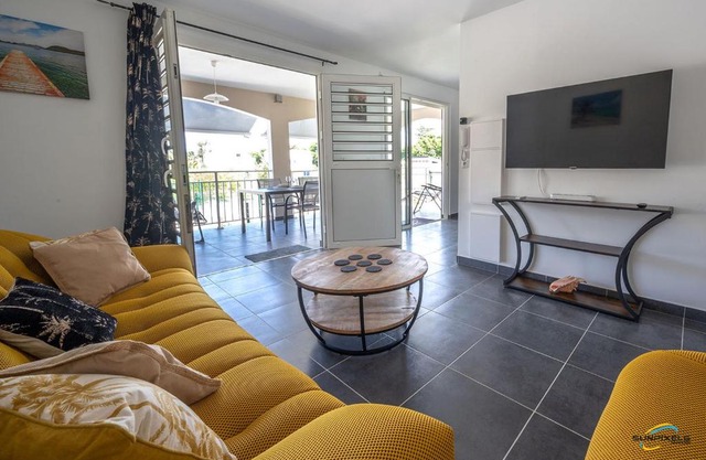 L'Anse Plage appartement 2 chambres avec spa à 200 m de la plage, jardin Privé et Parking