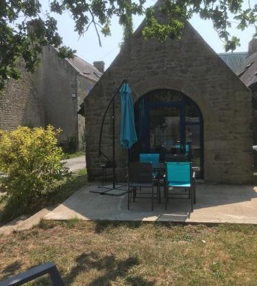 L'Aurore GITE 2-4pers, piscine, billiard et baby-foot