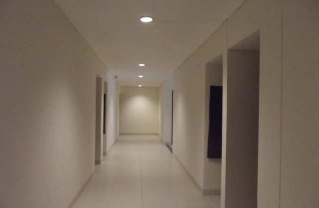 L Bajo Hotel