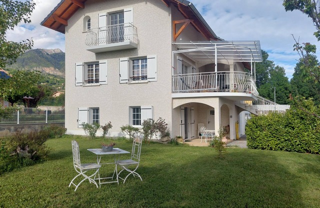 L'Ecrin is a 3-star furnished tourist accommodation.
