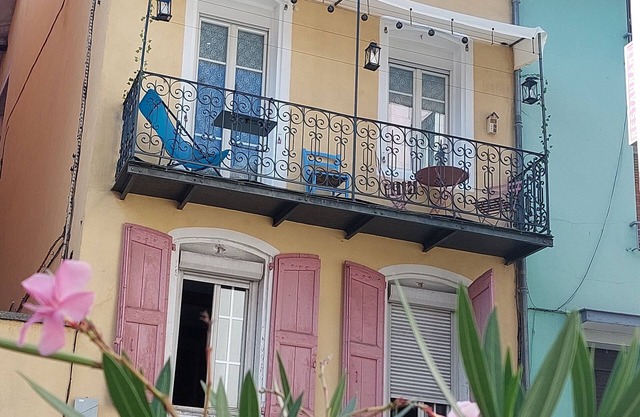 L'Escale historic city center rated 3 stars.