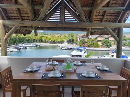 L'Estuaire Seafront Apartment Black River