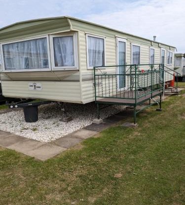 L&g FAMILY HOLIDAYS 6 BERTH CORAL BEACH LAURA FAMILYS ONLY AND LEAD PERSON MUST BE OVER 30