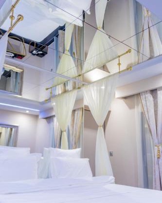 L'interdit Love Room - Miroir au plafond 2x2m