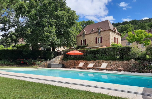 L'Olmède, a beautiful property with charm, large park with trees and private pool