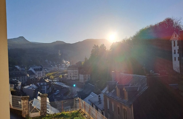 L'R du Roc, Duplex 3*, 5 minutes walk from the center , quiet and friendly
