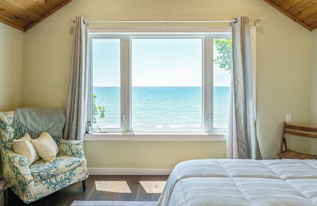 L'yle Ila Lake Front Retreat