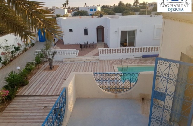 L01: ALQUILAR VILLA CON PISCINA PARA 4 PERSONAS.