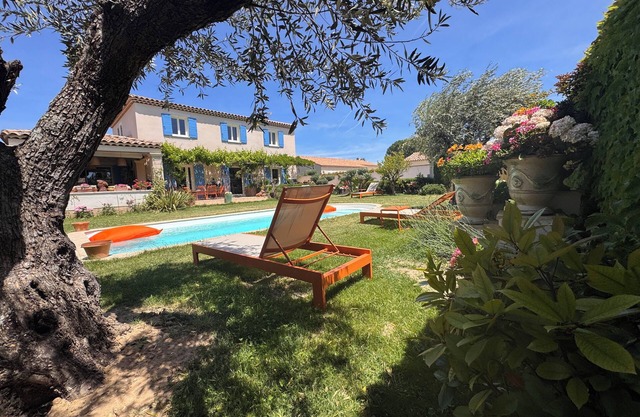 La Bastide des Romarins, In Provence in the heart of the Alpilles for 6 People