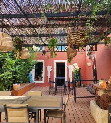 la bastide du soleil, gite avec piscine