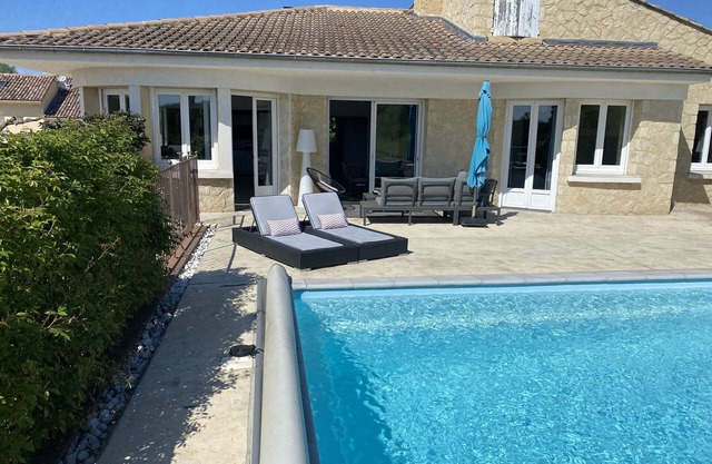 "La Belle Vie" casa independiente totalmente reformado con piscina