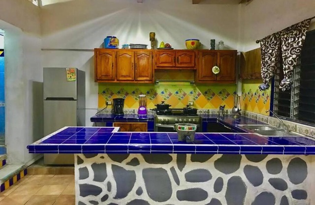 CASA DE LA BELLA LOLA - CASA EN MANZANILLO CENTRO