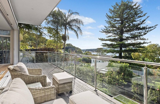 La Belle - Less than a five-minute stroll to Wagstaffe Ferry Wharf