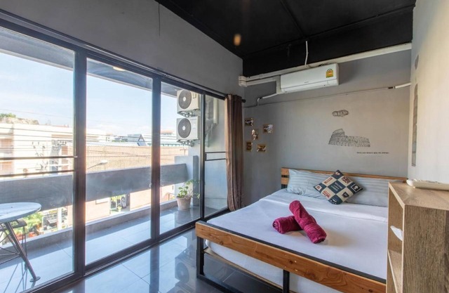 La Belle Nuit House