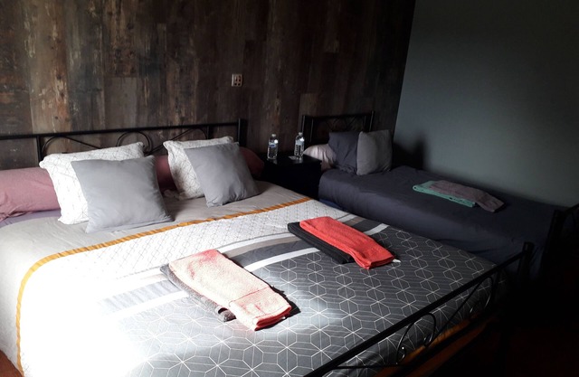 La Black Pearl, table d'hôte/fishing label accommodation/breakfast included
