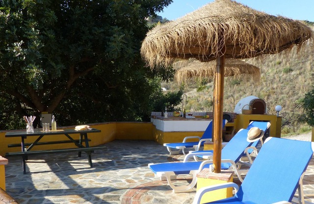 La Cabaña Tranquila, retiro de villa rural con vistas al azul mediterráneo