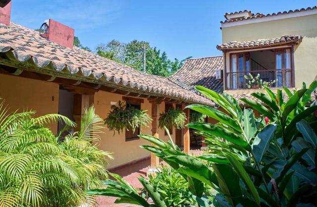 La Casa Amarilla