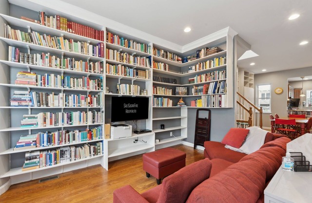 La Casa del Professore - 4BR/3.BA, Free St. Parking, Spacious Deck & Yard