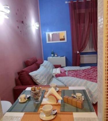 LA CASA DI CARTA red