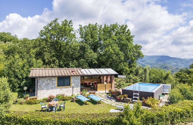 Country House / Farm House en Uzzano con 3 habitaciones, capacidad 5