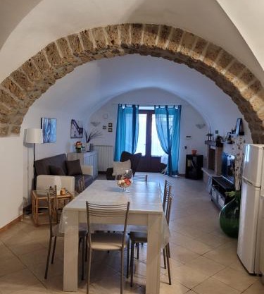LA CASA DI SIRA