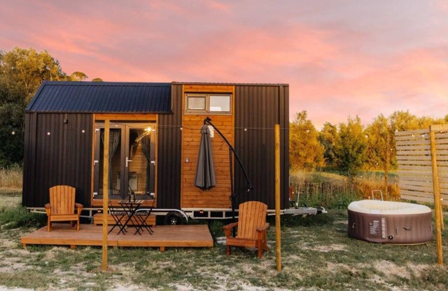 La Casa Errante 2 by Tiny Away