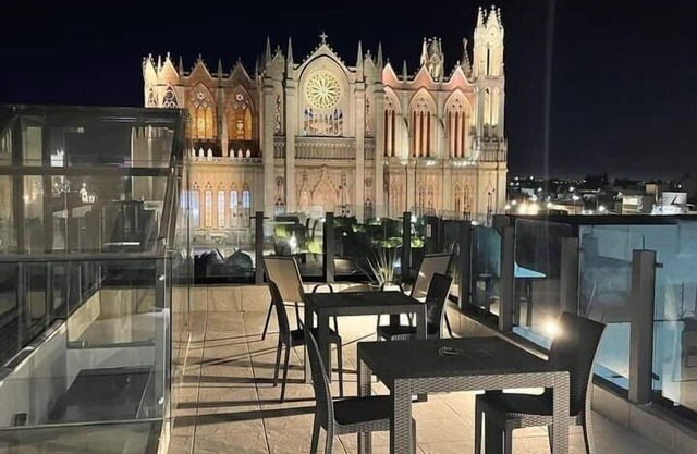La Casa Mia Leon