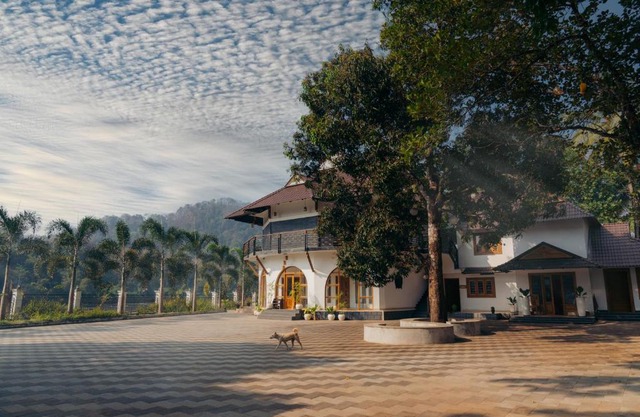 La Cascade Resort