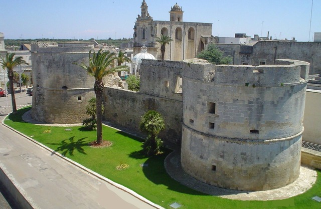 pequeña casa preciosa y original 'La Casetta Viola' unos pocos kilómetros del mar.