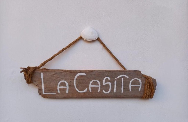 "La Casita", 2 Floors Apartment, Private Parking only for Cars , Air-Cond and Terrace