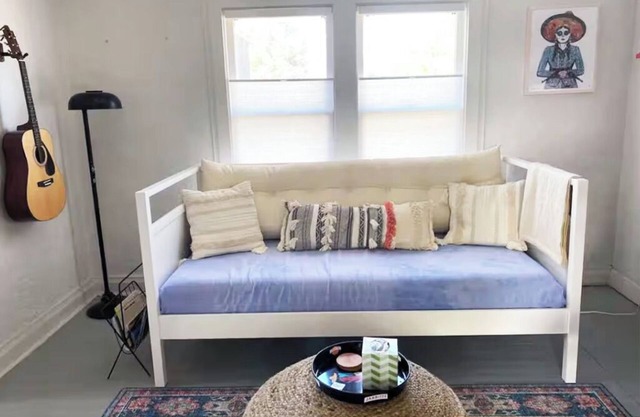 La Casita Azul - Cozy Casita with Large Backyard in Marfa, TX