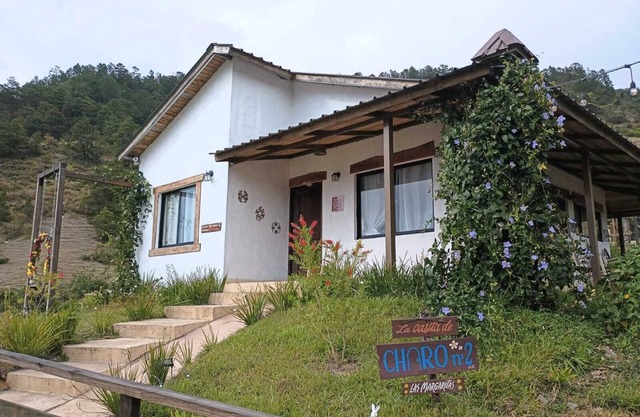 La Casita de Charo 2, acogedora casita de campo, otra cabaña llena de vida!