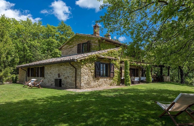 La Cerqua 8, Emma Villas
