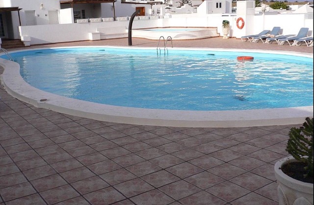 Playa de La Concha. 2Dormitorio wifi jacuzzi y piscinas comunitaria