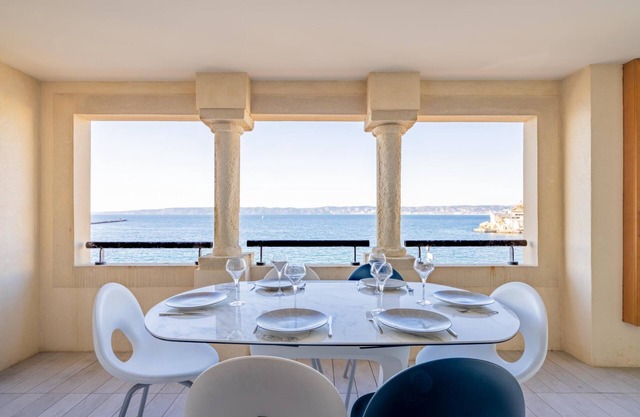 'La Corniche' Magnífico apt con terraza por Weekome