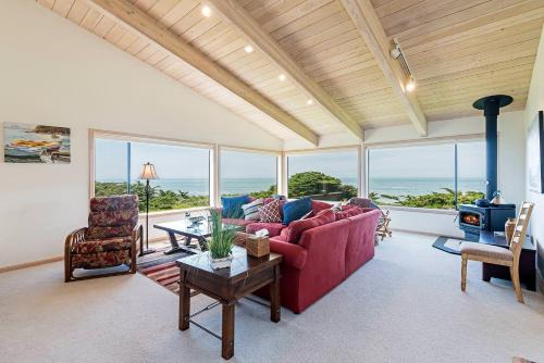 La Costiera Ocean & Bluff Views With Hot Tub