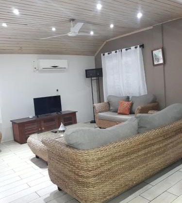 La Creole APT 09