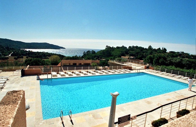 CROSS VALMER / SYLVABELLE - 2 p + terraza - Hermosa vista al mar con piscina -