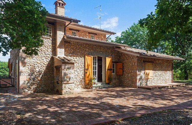 La Dimora di Teresa: casa de cuento de hadas en el bosque, ideal para familias con niños.