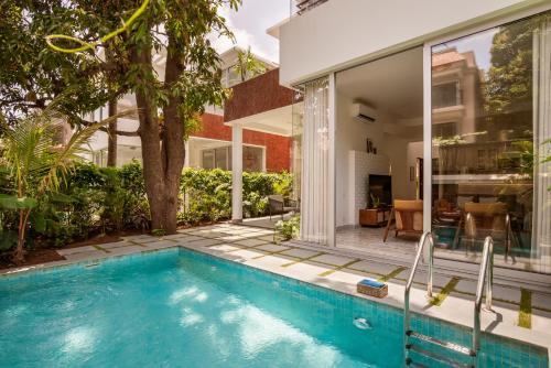 La Donaira 2 & 3 BHK Villas with Private Pool Garden & Kitchen 10 mins to Vagator & Morjim Beach